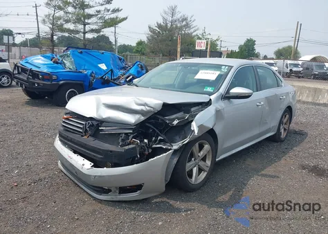 2012 Volkswagen Passat 2.5L Se из США, поврежденный, VIN 1VWBP7A39CC099570